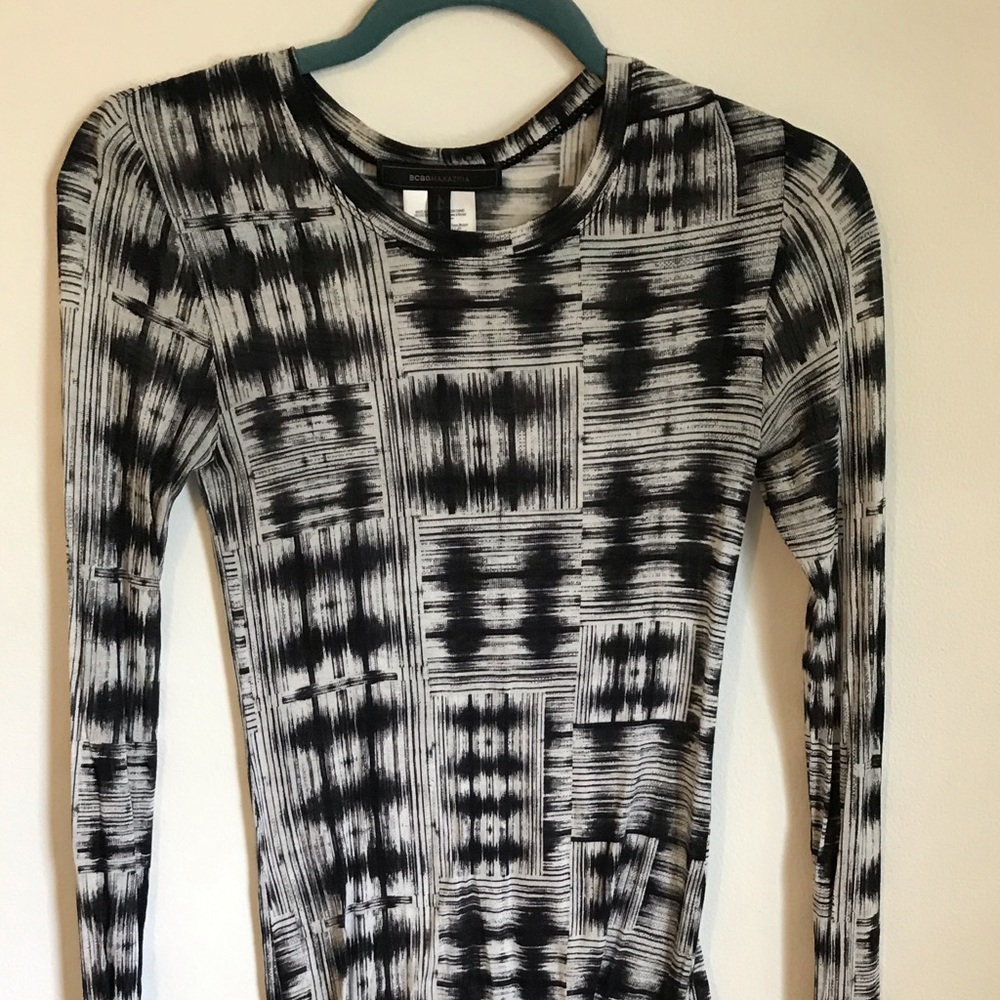 BCBG Long sleeve top - Sm